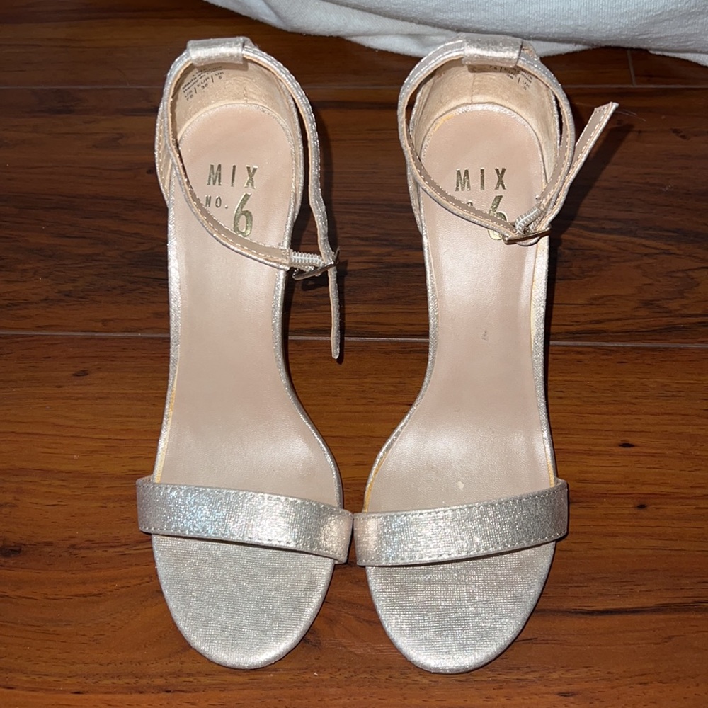 Heels - Picture 6 of 7